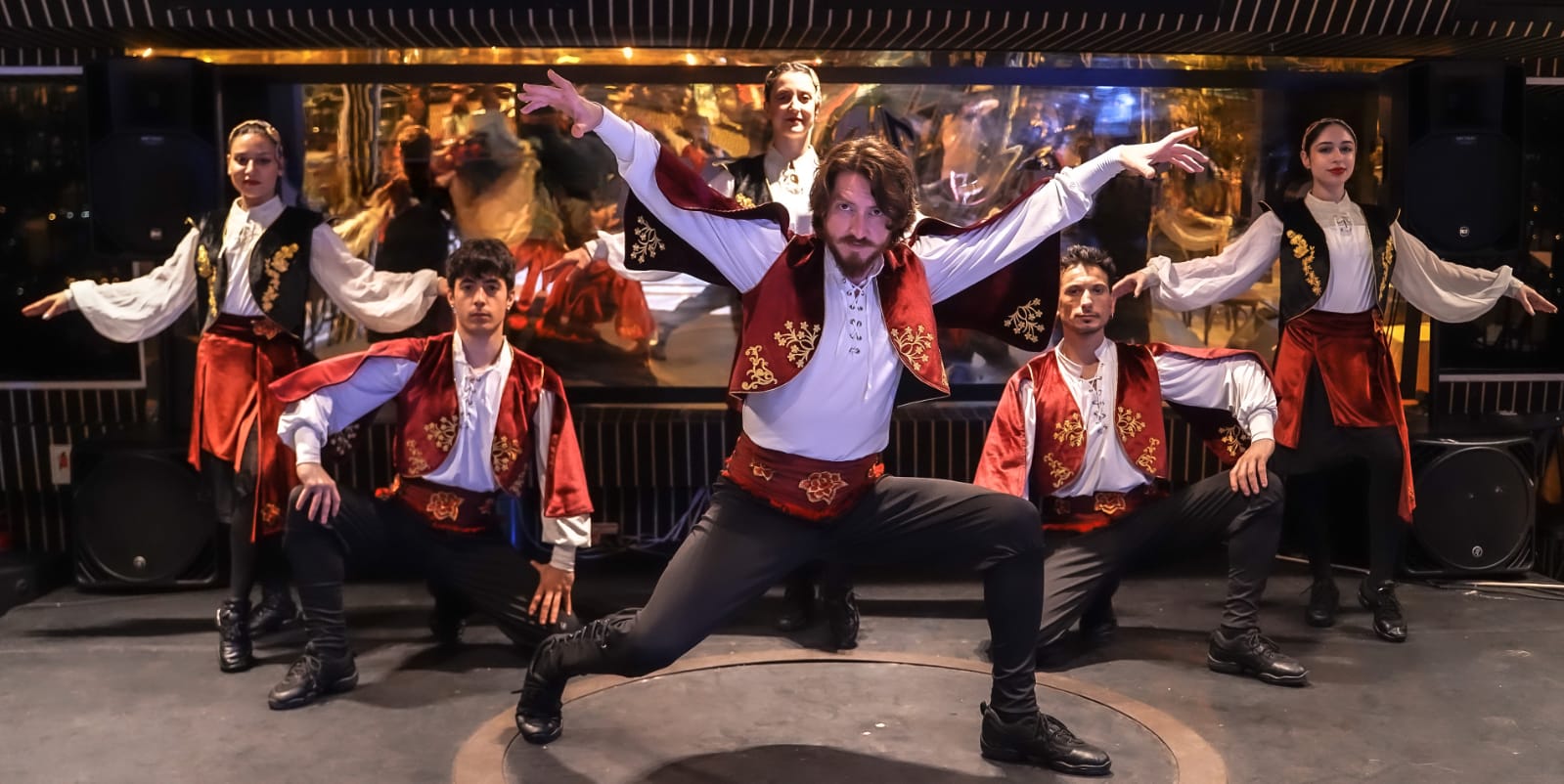 BOSPHORUS DINNER CRUISE & TURKISH NIGHT SHOW (VIP FRONT TABLE VIP LARGE MENU WITH DRINKS)