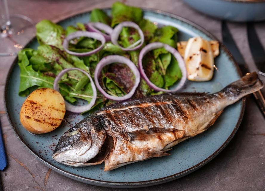 Bosphorus Dinner Cruise (Soft Drinks & Local Alcohols + Dinner + Hotel Transfer + Turkish Show )- Standart Table