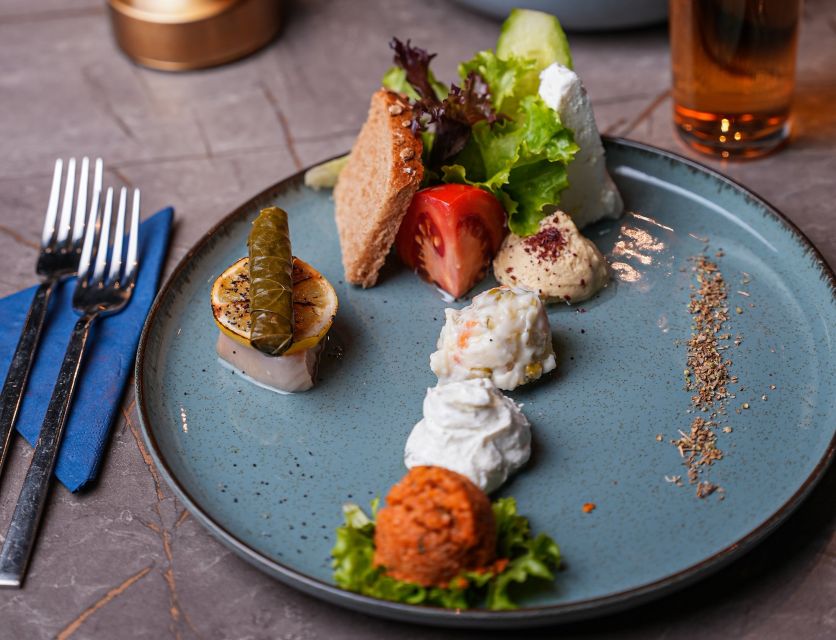 Bosphorus Dinner Cruise (Soft Drinks & Local Alcohols + Dinner + Hotel Transfer + Turkish Show )- Standart Table