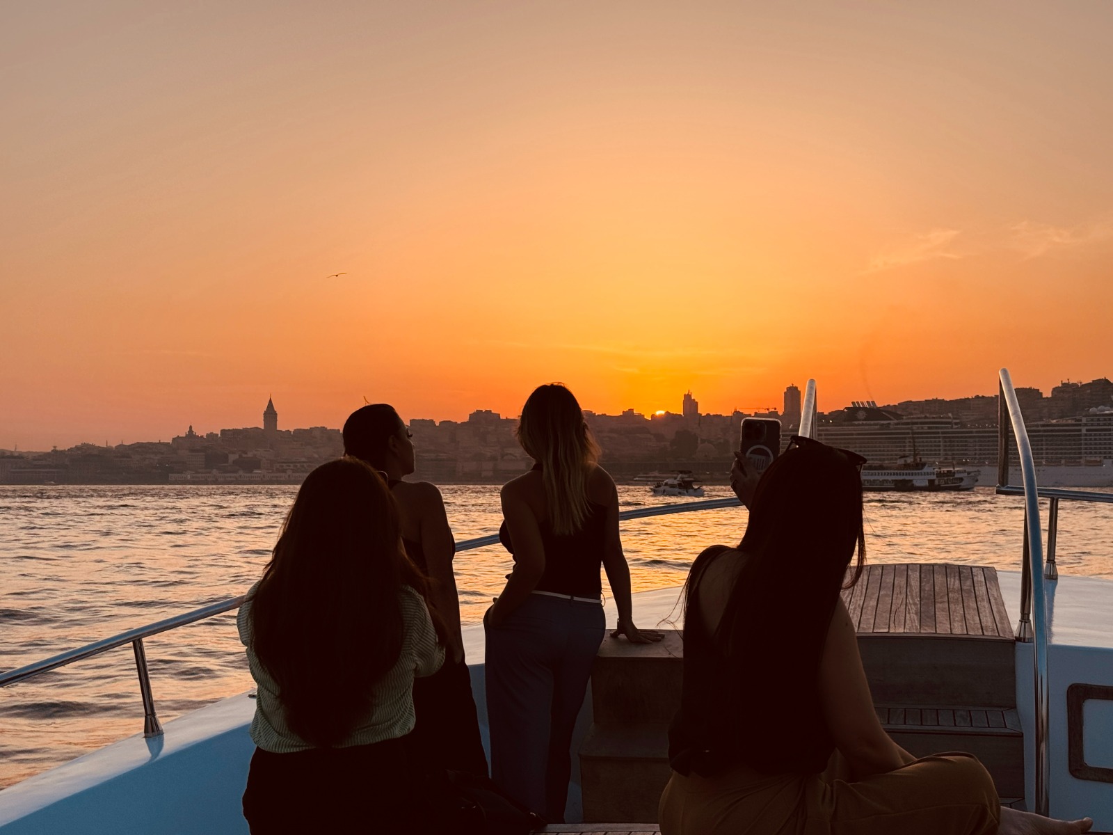 SUNSET CRUISE TOUR WITH PROFESSIONAL GUIDE AND HOTEL PİCK UP & DROP OFF